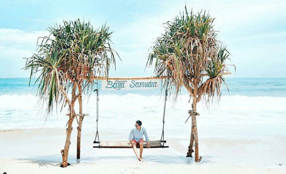 Pantai Santolo